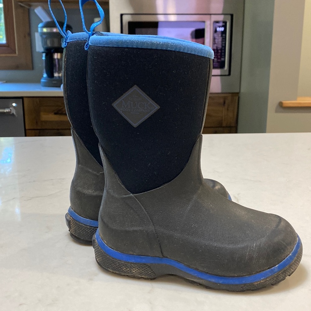 Boys toddler Muck boots 10